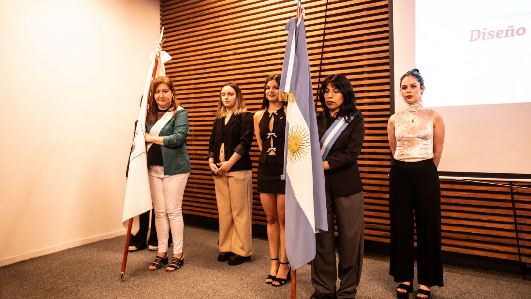 Creatividad que trasciende: Celebramos a los nuevos egresados en Diseño Gráfico y Digital