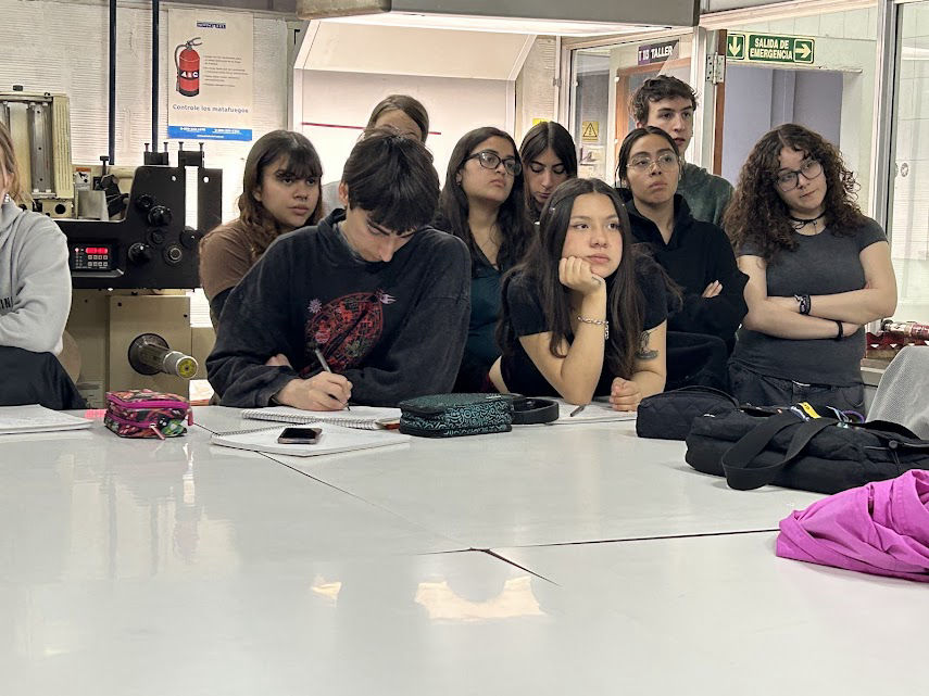 Diseñando el futuro: jóvenes, educación y semillero gráfico