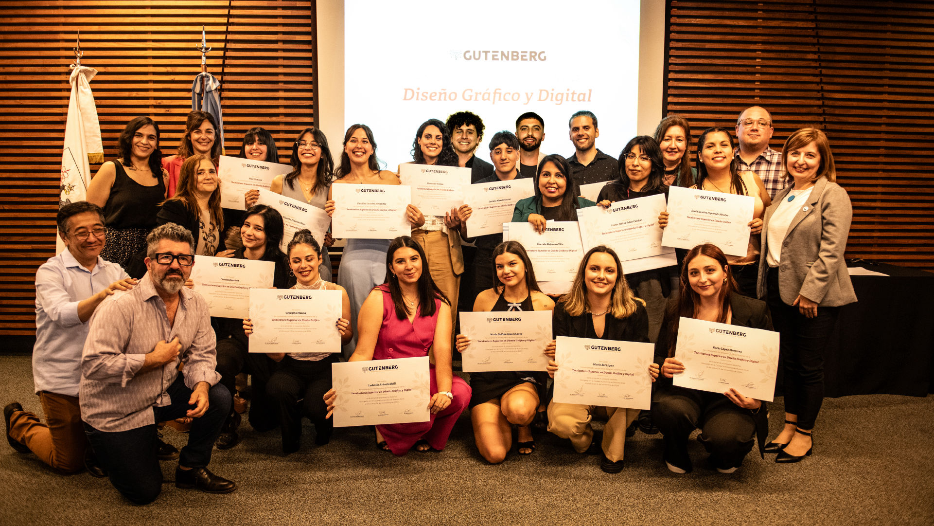 Creatividad que trasciende: Celebramos a los nuevos egresados en Diseño Gráfico y Digital